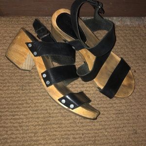 Vintage wooden platform sandals